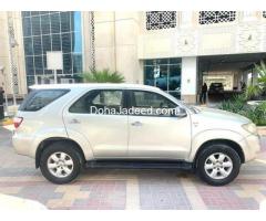 2009 Toyota Fortuner SUV V4