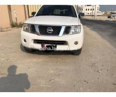 2015 Nissan Pathfinder White Color family car