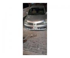 Nissan tiida. Hatchback 2007