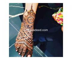 Providing professional Henna designs for your hands and legs to increase your beauty,