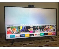 For sale Samsung 55 inch smart TV with remote
