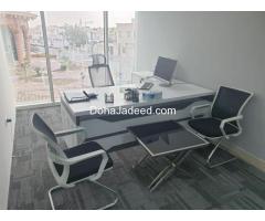 Complete set of office furniture.