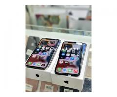 FOR SALE APPLE IPHONE X... 256 GB... SILVER AND GREY COLOR...