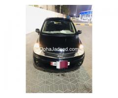 Nissan tiida hatchback 2011