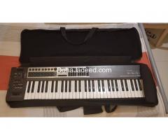MIDI Keyboard + Bag + XStand + Sustain + MIDI Cables x2