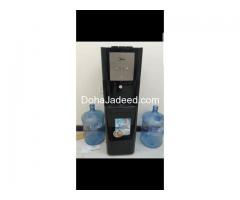 )Media water dispenser