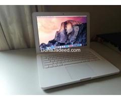 Apple Macbook 13.3" Core 2 Duo/4GB/250GB HDD with Latest OS - MS Office in Neat Condition !