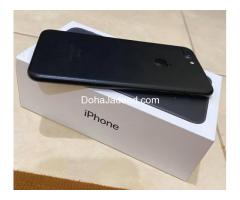 i phone 7 plus matt black 32 gb with all accessories and box