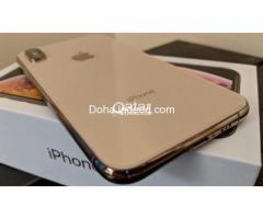 IPhone XS Gold 64gb no scratch and with box!!!!!!